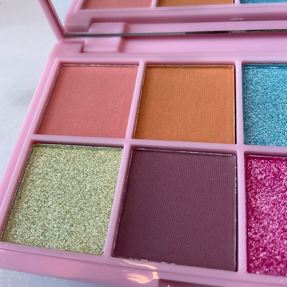 💕Dr Seuss x Revolution Oh The Places You’ll Go Eyeshadow Palette - Picture 4 of 6